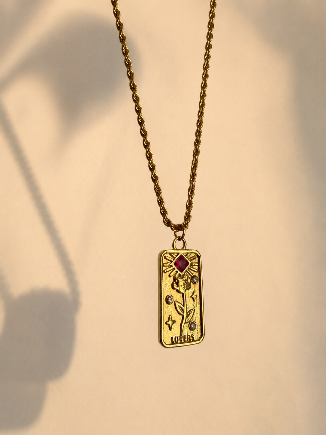 Amuleto Arcano Los Enamorados – Collar colgante acero inoxidable chapado oro 18K