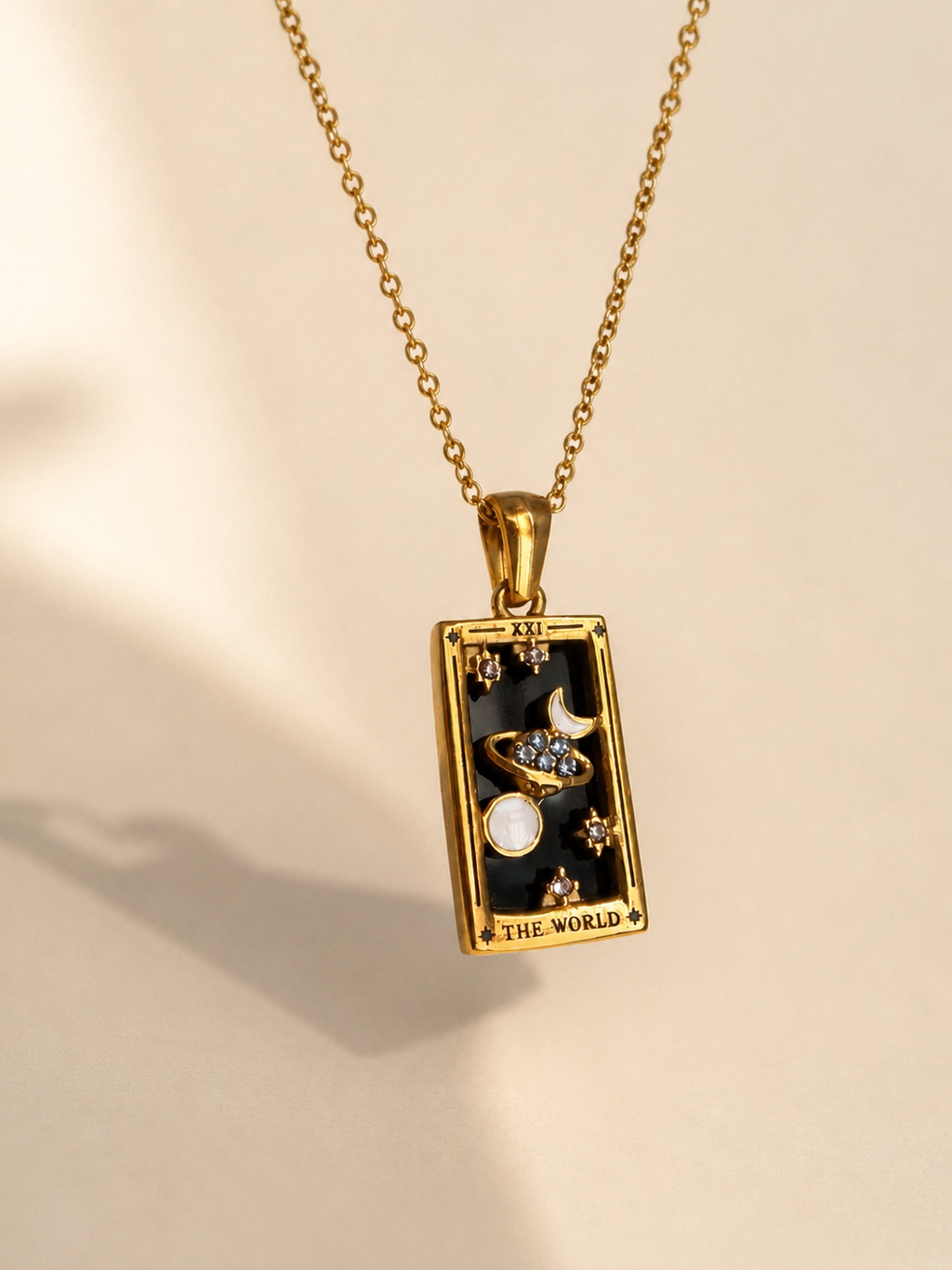 Amuleto Arcano El Mundo – Collar colgante acero inoxidable chapado oro 18K
