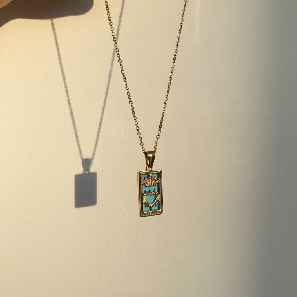 Amuleto Arcano La Emperatriz – Collar colgante acero inoxidable chapado oro 18K